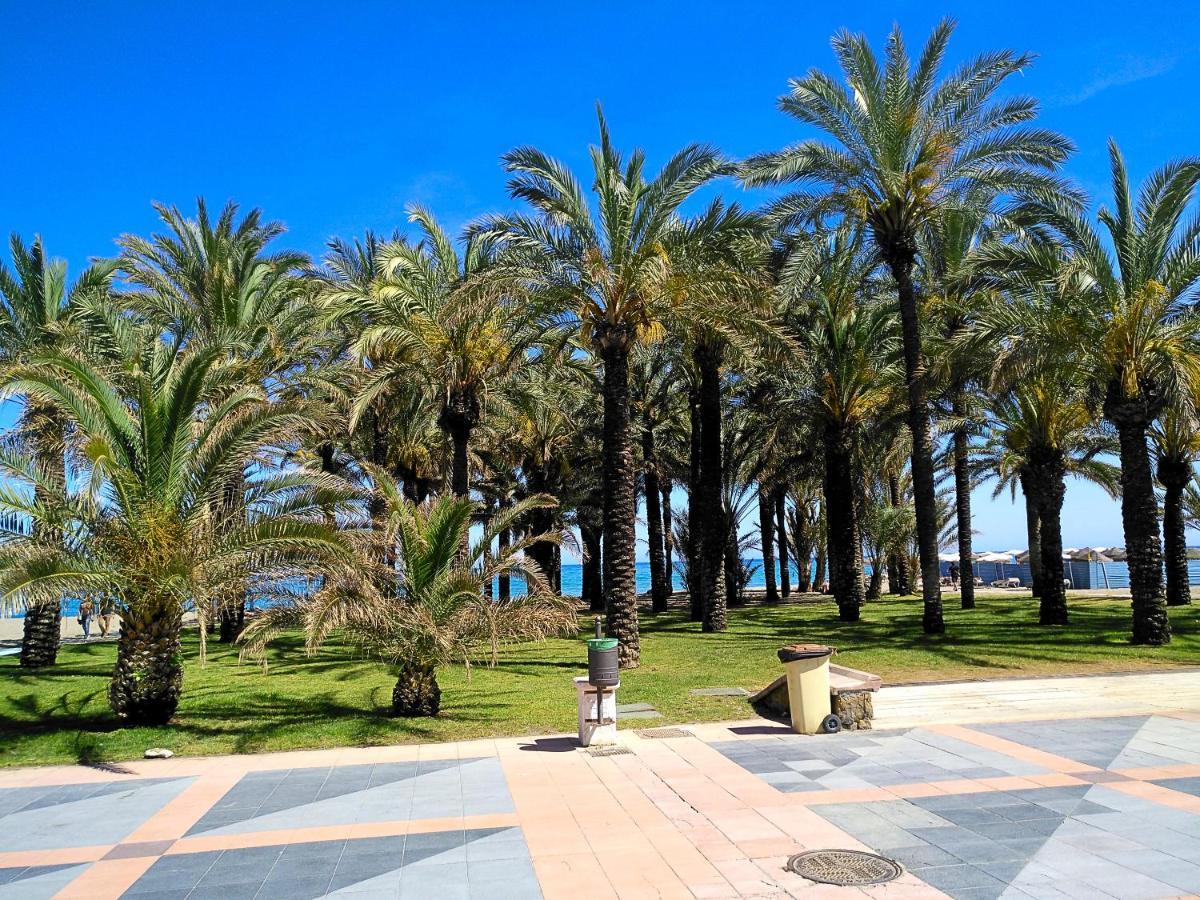 Bonito Apartamento En Playa De La Carihuela Torremolinos Luaran gambar